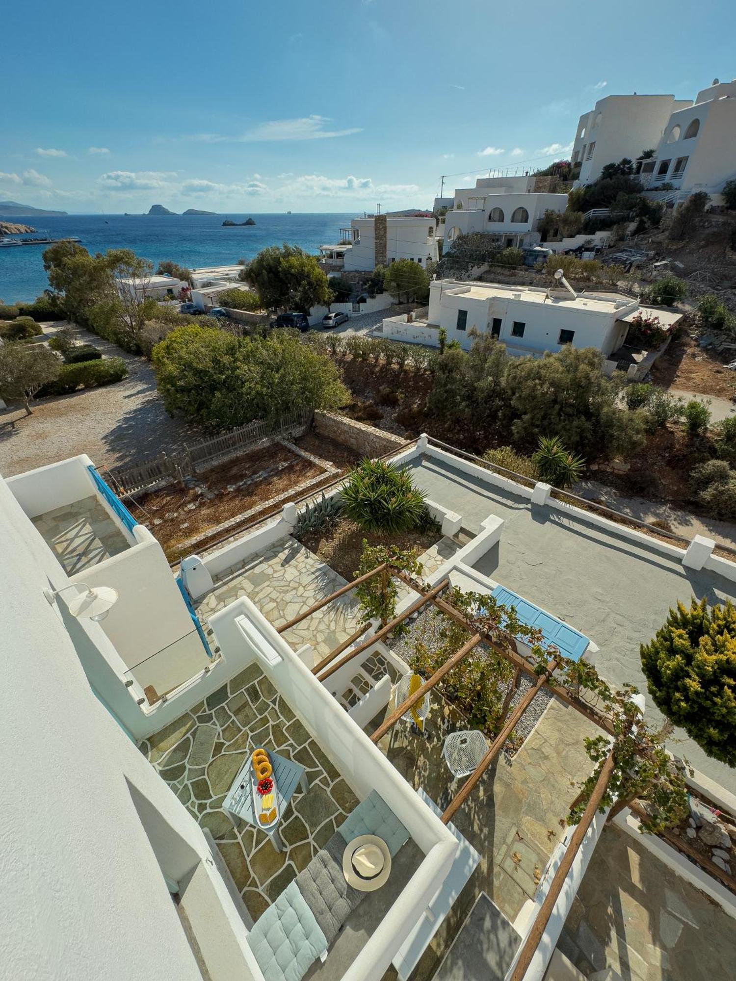 Aneton Residences Folegandros 카라보스타시 외부 사진